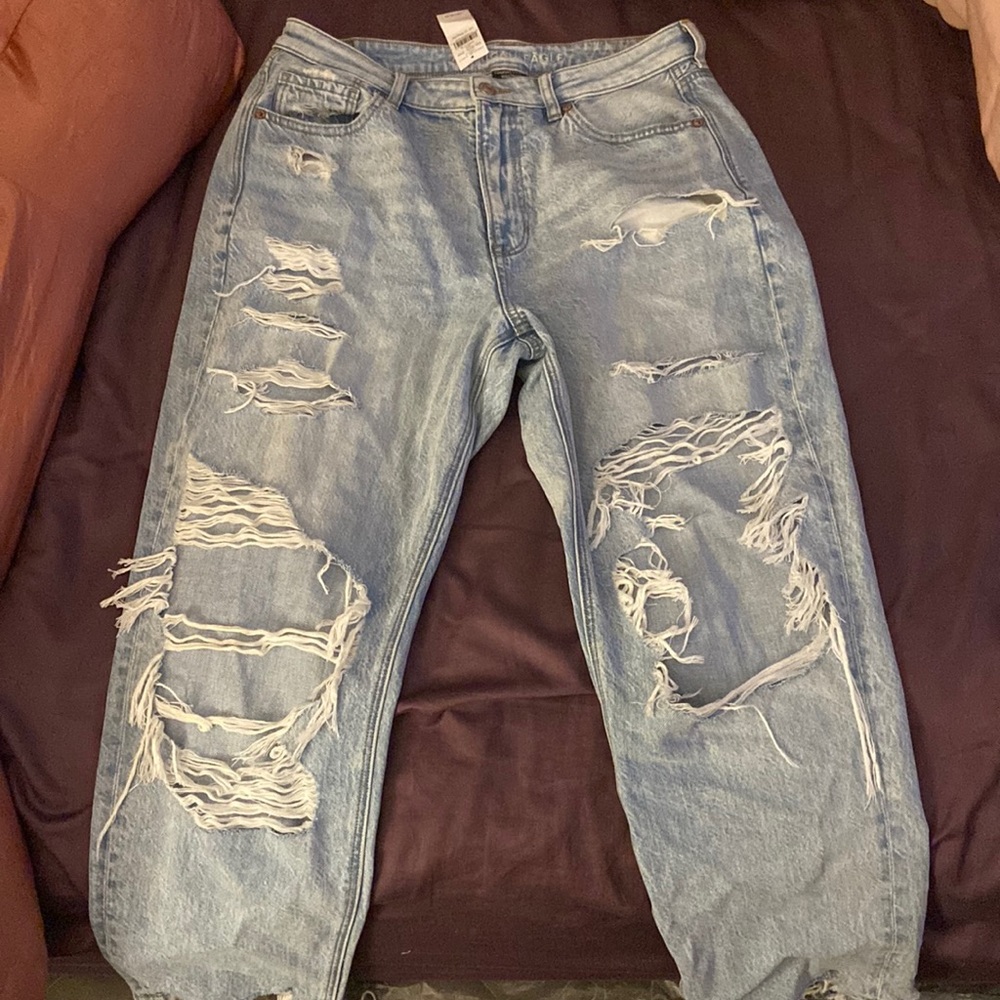American eagle Distressed boyfriend jeans
